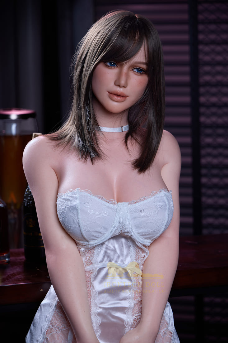 Inga Full-figured, realistic erotic doll, E-cup, made of soft silicone, 164 cm (5'4"). 3